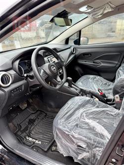 نيسان فيرسا